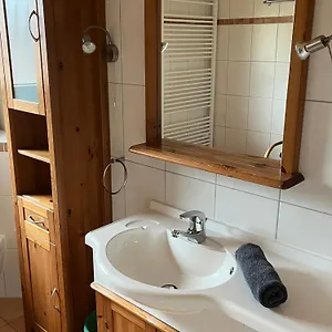  Apartment Amslinger